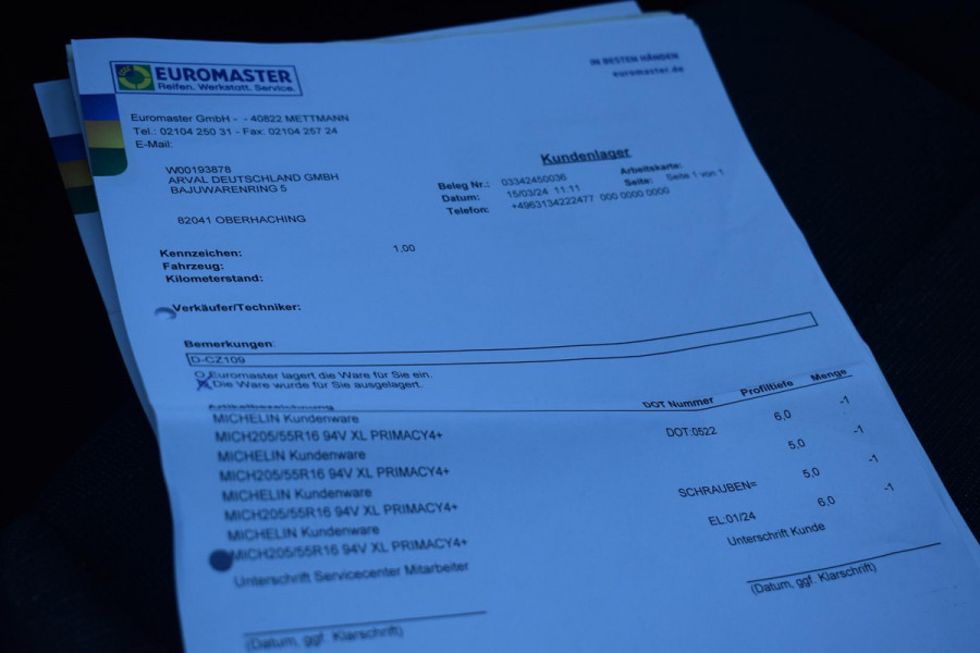 Volkswagen Golf 1.5 TSI Life Business Lane ACC Keyless StuurVerw. Stoelvw