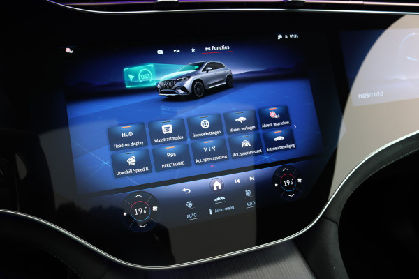 Mercedes-Benz EQE SUV AMG 53 4MATIC+ 91 kWh | MBUX Hyperscreen | Airmatic | Achterasbesturing | Distronic+ | Memory | Stoelventilatie | Burmester | Digital Light | Trekhaak | HUD | Warmtepomp |
