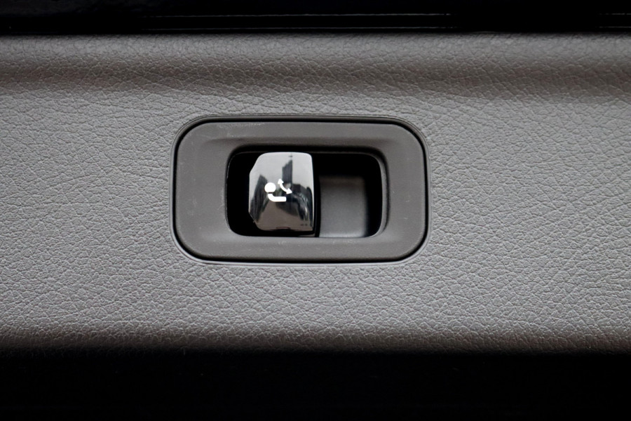 Mercedes-Benz EQE SUV AMG 53 4MATIC+ 91 kWh | MBUX Hyperscreen | Airmatic | Achterasbesturing | Distronic+ | Memory | Stoelventilatie | Burmester | Digital Light | Trekhaak | HUD | Warmtepomp |