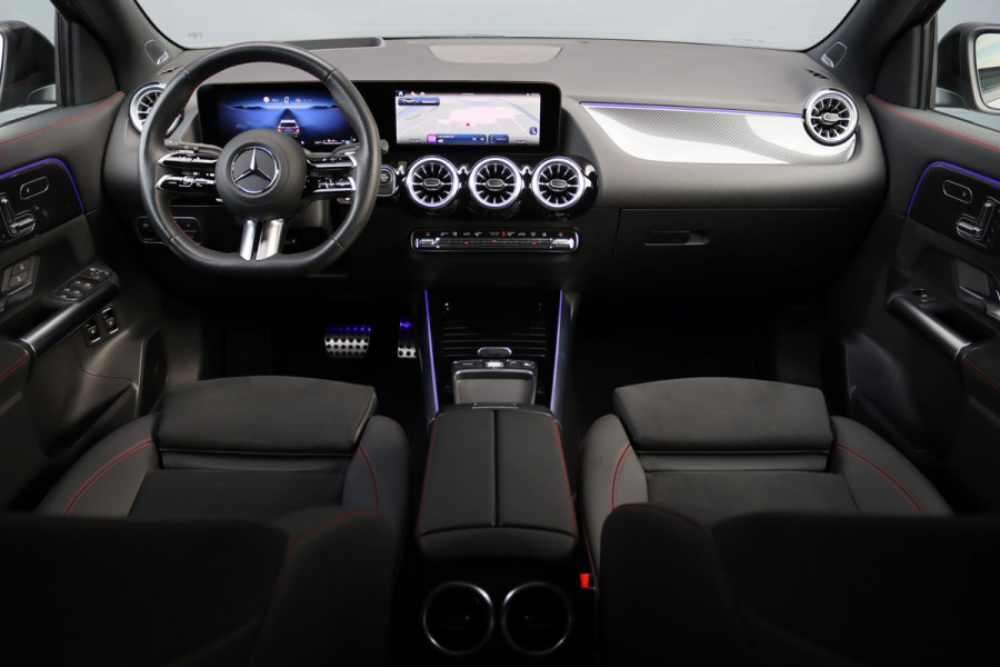 Mercedes-Benz GLA 250 e Premium+ AMG Line | Facelift | Distronic | Panoramadak | Burmester | Trekhaak | HUD | Memory | Verwarmd Stuurwiel | Surround Camera |