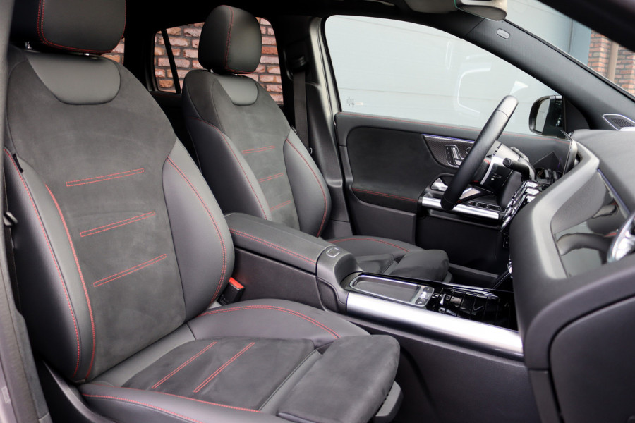 Mercedes-Benz GLA 250 e Premium+ AMG Line | Facelift | Distronic | Panoramadak | Burmester | Trekhaak | HUD | Memory | Verwarmd Stuurwiel | Surround Camera |