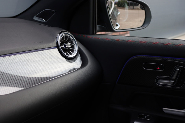 Mercedes-Benz GLA 250 e Premium+ AMG Line | Facelift | Distronic | Panoramadak | Burmester | Trekhaak | HUD | Memory | Verwarmd Stuurwiel | Surround Camera |