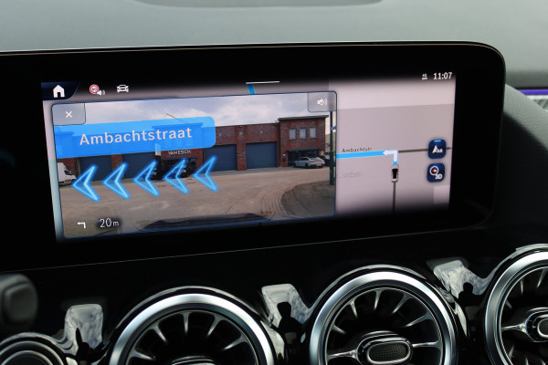 Mercedes-Benz GLA 250 e Premium+ AMG Line | Facelift | Distronic | Panoramadak | Burmester | Trekhaak | HUD | Memory | Verwarmd Stuurwiel | Surround Camera |