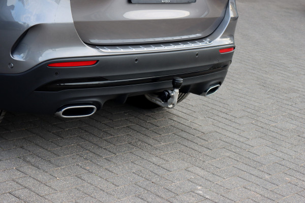 Mercedes-Benz GLA 250 e Premium+ AMG Line | Facelift | Distronic | Panoramadak | Burmester | Trekhaak | HUD | Memory | Verwarmd Stuurwiel | Surround Camera |