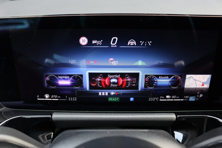 Mercedes-Benz GLA 250 e Premium+ AMG Line | Facelift | Distronic | Panoramadak | Burmester | Trekhaak | HUD | Memory | Verwarmd Stuurwiel | Surround Camera |