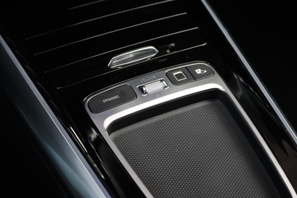Mercedes-Benz GLA 250 e Premium+ AMG Line | Facelift | Distronic | Panoramadak | Burmester | Trekhaak | HUD | Memory | Verwarmd Stuurwiel | Surround Camera |
