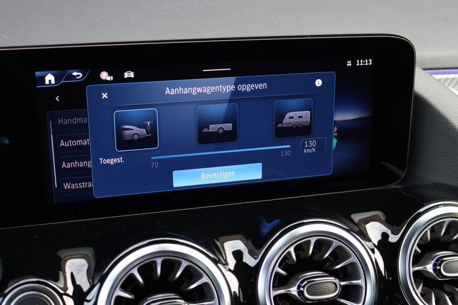 Mercedes-Benz GLA 250 e Premium+ AMG Line | Facelift | Distronic | Panoramadak | Burmester | Trekhaak | HUD | Memory | Verwarmd Stuurwiel | Surround Camera |