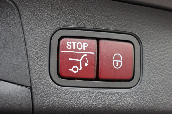 Mercedes-Benz GLA 250 e Premium+ AMG Line | Facelift | Distronic | Panoramadak | Burmester | Trekhaak | HUD | Memory | Verwarmd Stuurwiel | Surround Camera |