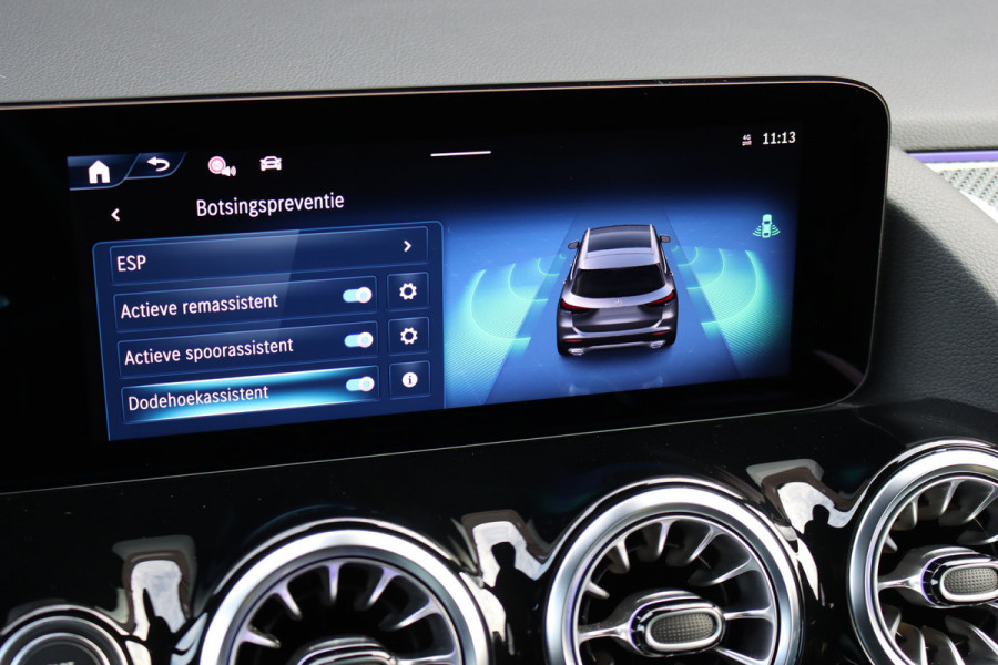 Mercedes-Benz GLA 250 e Premium+ AMG Line | Facelift | Distronic | Panoramadak | Burmester | Trekhaak | HUD | Memory | Verwarmd Stuurwiel | Surround Camera |