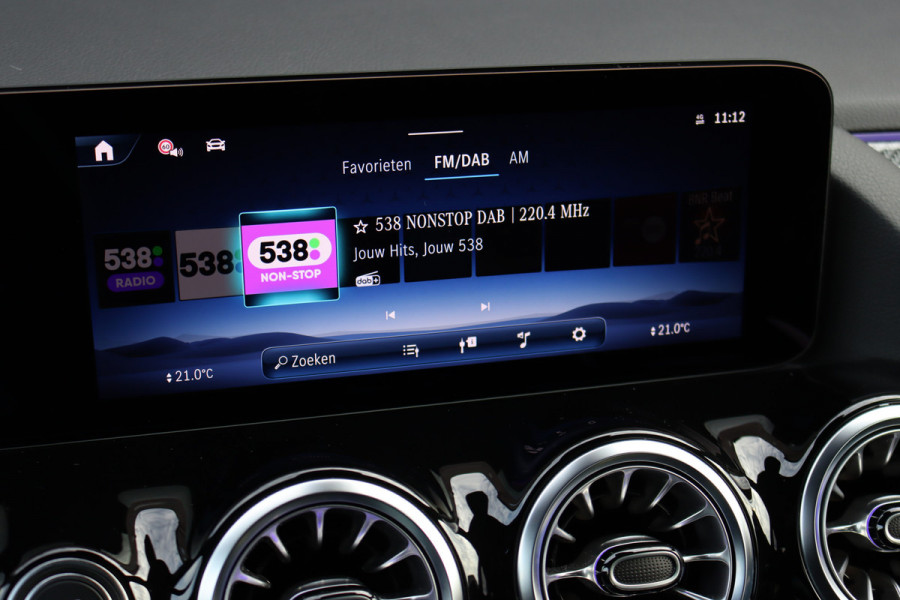 Mercedes-Benz GLA 250 e Premium+ AMG Line | Facelift | Distronic | Panoramadak | Burmester | Trekhaak | HUD | Memory | Verwarmd Stuurwiel | Surround Camera |