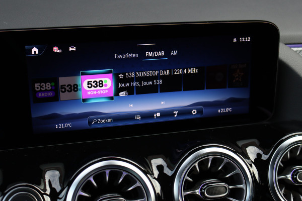 Mercedes-Benz GLA 250 e Premium+ AMG Line | Facelift | Distronic | Panoramadak | Burmester | Trekhaak | HUD | Memory | Verwarmd Stuurwiel | Surround Camera |