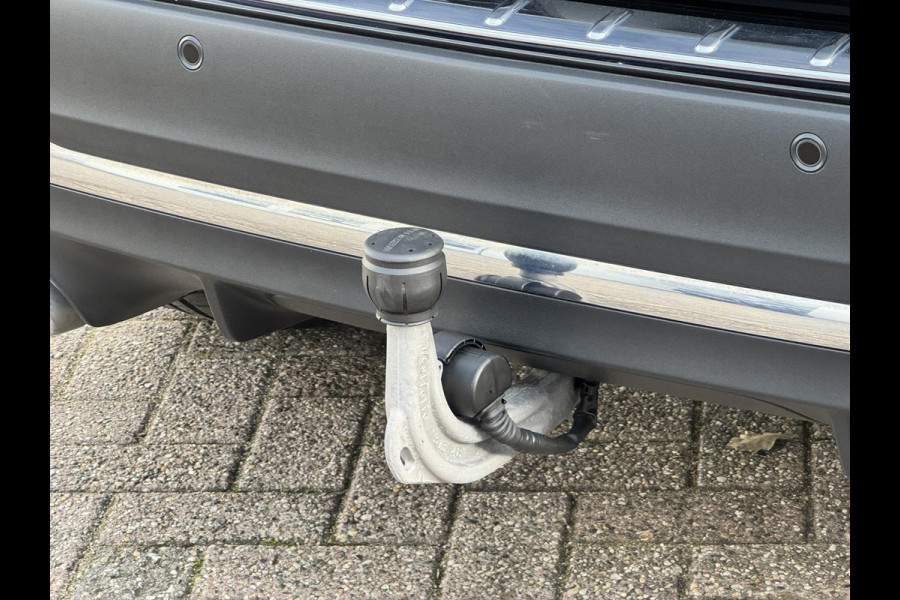 Mercedes-Benz GLA 200 AMG Sfeerverlichting Trekhaak Cruise Climate Navigatie Bluetooth Stoelverwarming