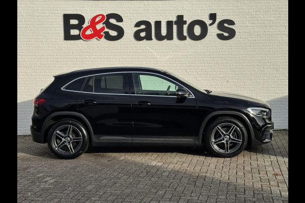 Mercedes-Benz GLA 200 AMG Sfeerverlichting Trekhaak Cruise Climate Navigatie Bluetooth Stoelverwarming