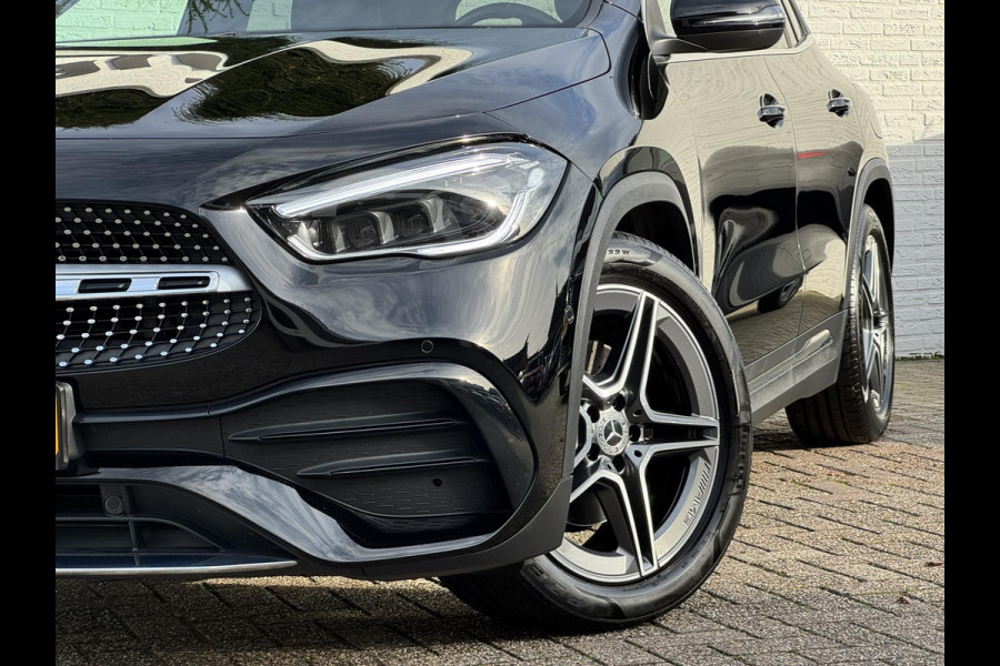 Mercedes-Benz GLA 200 AMG Sfeerverlichting Trekhaak Cruise Climate Navigatie Bluetooth Stoelverwarming