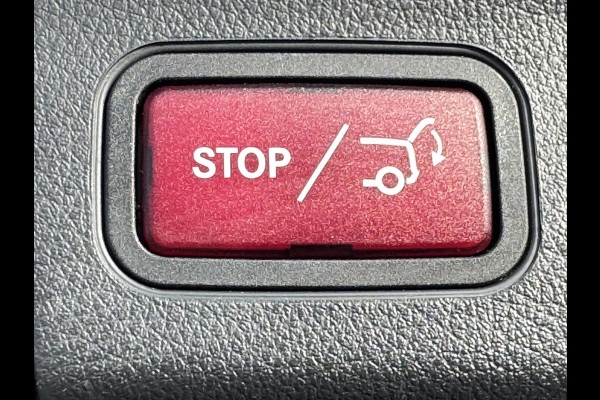 Mercedes-Benz GLA 200 AMG Sfeerverlichting Trekhaak Cruise Climate Navigatie Bluetooth Stoelverwarming