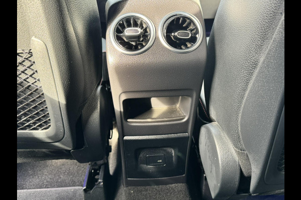 Mercedes-Benz GLA 200 AMG Sfeerverlichting Trekhaak Cruise Climate Navigatie Bluetooth Stoelverwarming