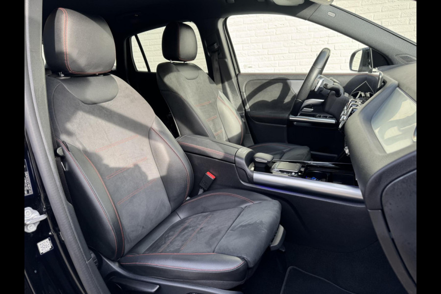 Mercedes-Benz GLA 200 AMG Sfeerverlichting Trekhaak Cruise Climate Navigatie Bluetooth Stoelverwarming