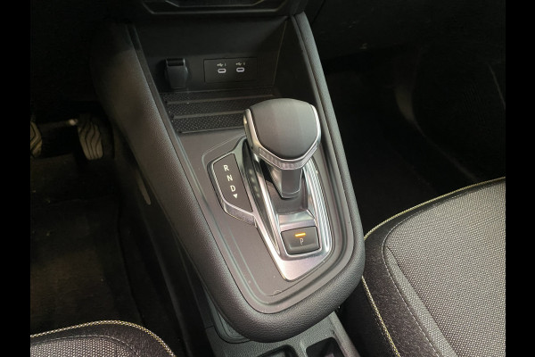 Renault Captur 1.3 mild hybrid 160 techno AUTOMAAT uit 2025 Rijklaar + Fabrieksgarantie Henk Jongen Auto's in Helmond,  al 50 jaar service zoals 't hoort!