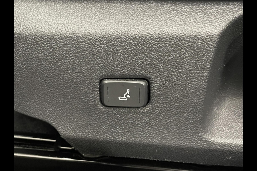 Toyota Corolla Touring Sports 1.8 Hybrid Dynamic Airco ECC Carplay Navi 17" LM Velgen Adaptive Cruise Control Stoelverwarming PDC VA+ Camera