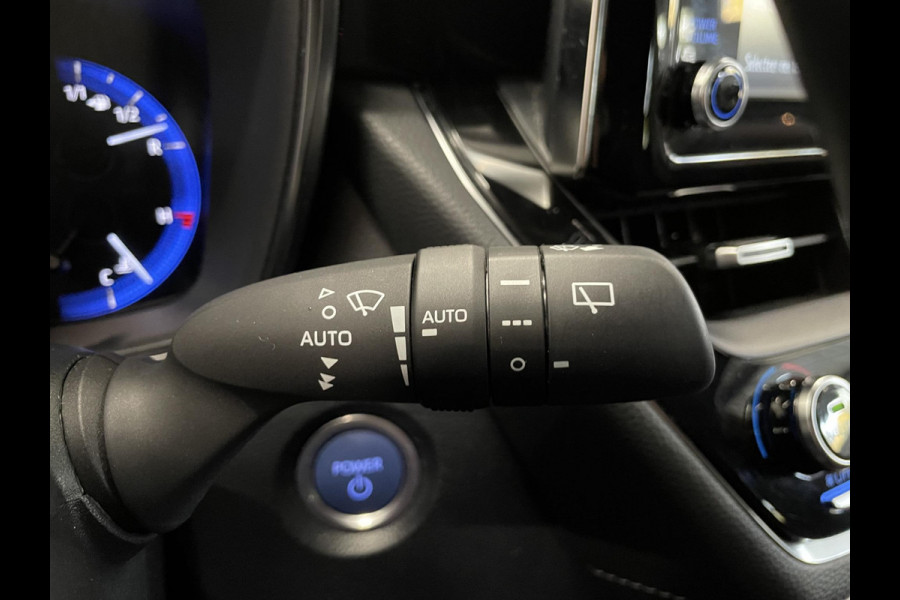 Toyota Corolla Touring Sports 1.8 Hybrid Dynamic Airco ECC Carplay Navi 17" LM Velgen Adaptive Cruise Control Stoelverwarming PDC VA+ Camera