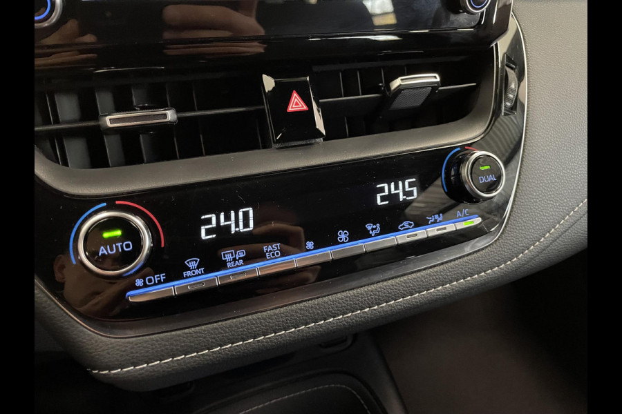 Toyota Corolla Touring Sports 1.8 Hybrid Dynamic Airco ECC Carplay Navi 17" LM Velgen Adaptive Cruise Control Stoelverwarming PDC VA+ Camera