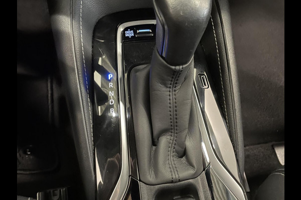 Toyota Corolla Touring Sports 1.8 Hybrid Dynamic Airco ECC Carplay Navi 17" LM Velgen Adaptive Cruise Control Stoelverwarming PDC VA+ Camera