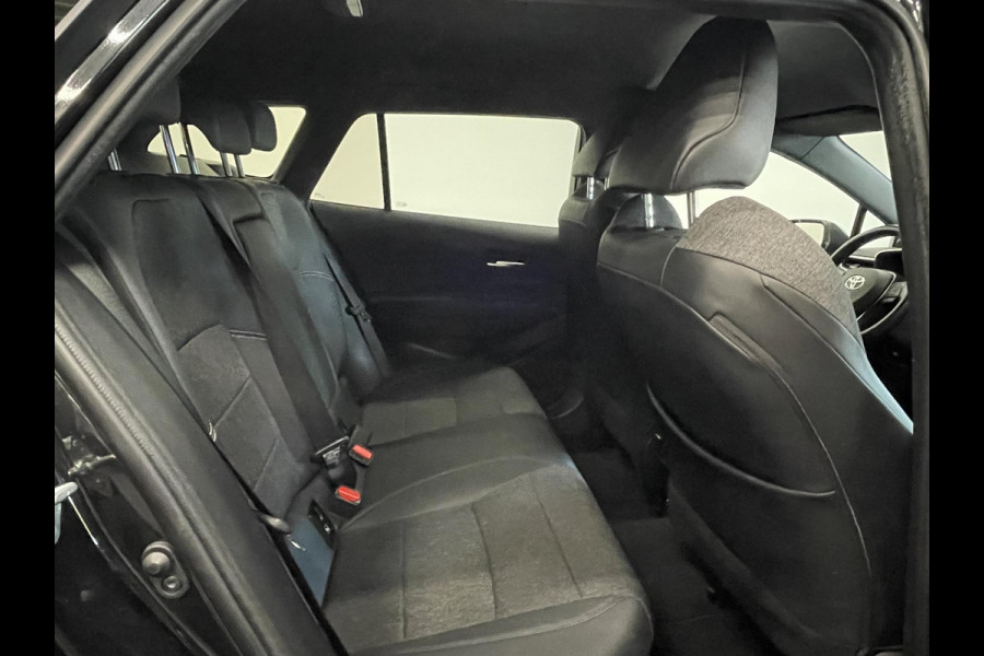 Toyota Corolla Touring Sports 1.8 Hybrid Dynamic Airco ECC Carplay Navi 17" LM Velgen Adaptive Cruise Control Stoelverwarming PDC VA+ Camera