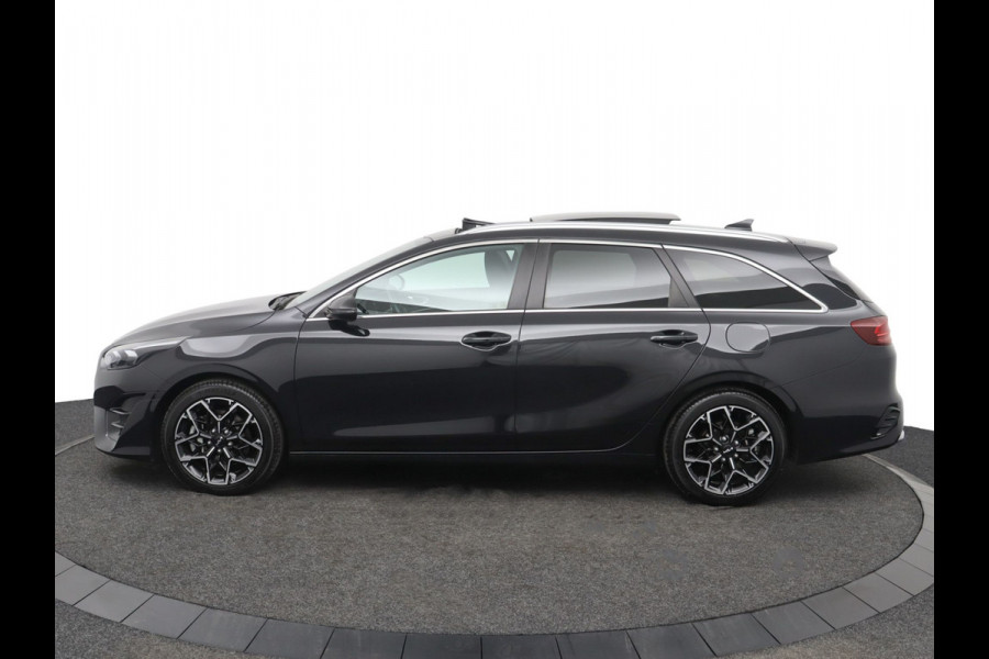 Kia Ceed Sportswagon 1.5 T-GDi GT-Line Automaat - Kantel/schuifdak - Navigatie - Adaptive Cruisecontrol - Achteruitrijcamera - Parkeersensoren - - Fabrieksgarantie tot 04-2032 of 150.000 km