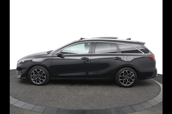 Kia Ceed Sportswagon 1.5 T-GDi GT-Line Automaat - Kantel/schuifdak - Navigatie - Adaptive Cruisecontrol - Achteruitrijcamera - Parkeersensoren - - Fabrieksgarantie tot 04-2032 of 150.000 km