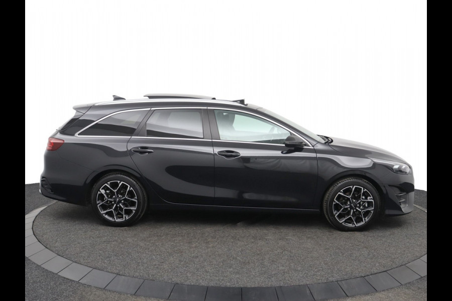Kia Ceed Sportswagon 1.5 T-GDi GT-Line Automaat - Kantel/schuifdak - Navigatie - Adaptive Cruisecontrol - Achteruitrijcamera - Parkeersensoren - - Fabrieksgarantie tot 04-2032 of 150.000 km
