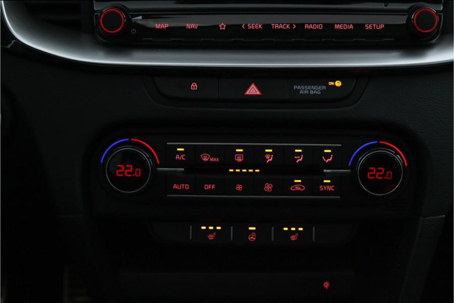 Kia Ceed Sportswagon 1.5 T-GDi GT-Line Automaat - Kantel/schuifdak - Navigatie - Adaptive Cruisecontrol - Achteruitrijcamera - Parkeersensoren - - Fabrieksgarantie tot 04-2032 of 150.000 km