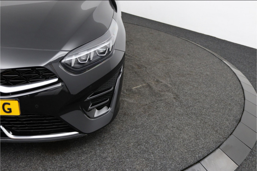 Kia Ceed Sportswagon 1.5 T-GDi GT-Line Automaat - Kantel/schuifdak - Navigatie - Adaptive Cruisecontrol - Achteruitrijcamera - Parkeersensoren - - Fabrieksgarantie tot 04-2032 of 150.000 km