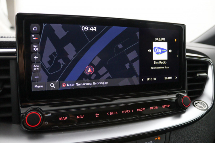 Kia Ceed Sportswagon 1.5 T-GDi GT-Line Automaat - Kantel/schuifdak - Navigatie - Adaptive Cruisecontrol - Achteruitrijcamera - Parkeersensoren - - Fabrieksgarantie tot 04-2032 of 150.000 km