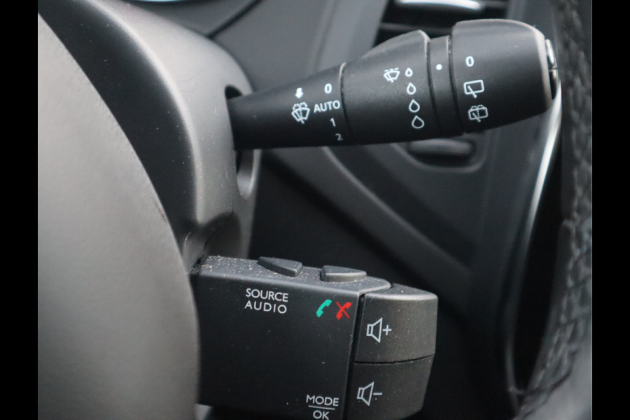 Renault Captur 1.3 TCe Intens Automaat / Panoramadak / R-Link