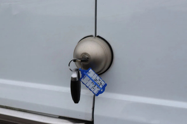 Ford E-Transit 350 68KWH L2H2 l l NAVI l CAMERA l STOELVERWARMING l CRUISE CONTROL