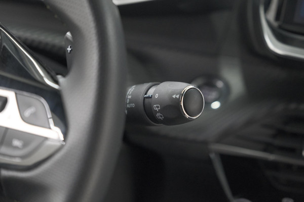 Peugeot 2008 PureTech 130 EAT8 GT | Camera | Apple Carplay | Parkeersensoren | 17 Inch Lichtmetalen Velgen