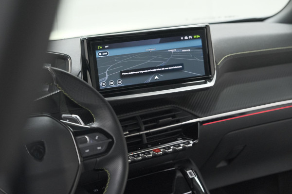 Peugeot 2008 PureTech 130 EAT8 GT | Camera | Apple Carplay | Parkeersensoren | 17 Inch Lichtmetalen Velgen