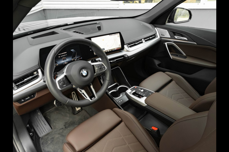 BMW X1 sDrive18i M-Sport Pro - Pano - Memoryzetel - Trekhaak - ACC - Head-Up