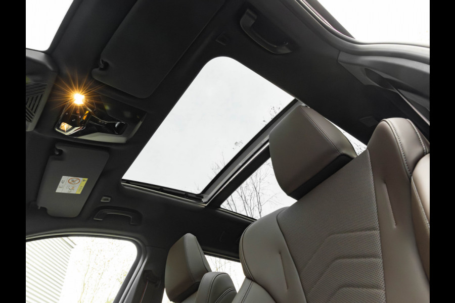 BMW X1 sDrive18i M-Sport Pro - Pano - Memoryzetel - Trekhaak - ACC - Head-Up