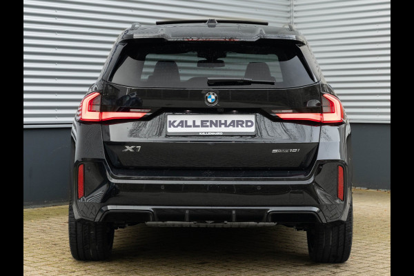 BMW X1 sDrive18i M-Sport Pro - Pano - Memoryzetel - Trekhaak - ACC - Head-Up