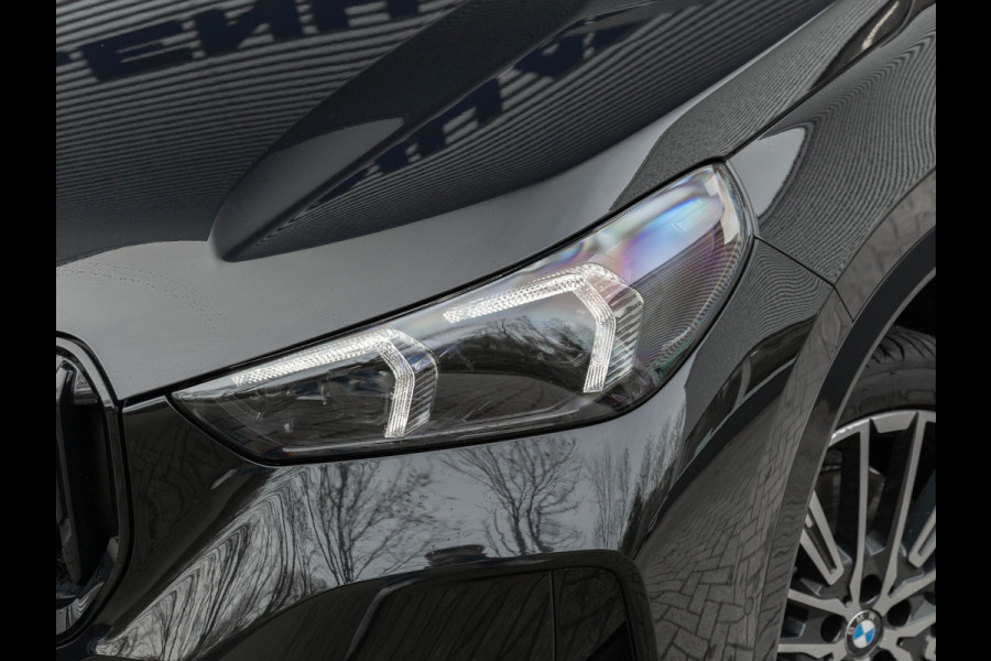 BMW X1 sDrive18i M-Sport Pro - Pano - Memoryzetel - Trekhaak - ACC - Head-Up