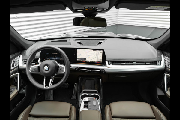 BMW X1 sDrive18i M-Sport Pro - Pano - Memoryzetel - Trekhaak - ACC - Head-Up