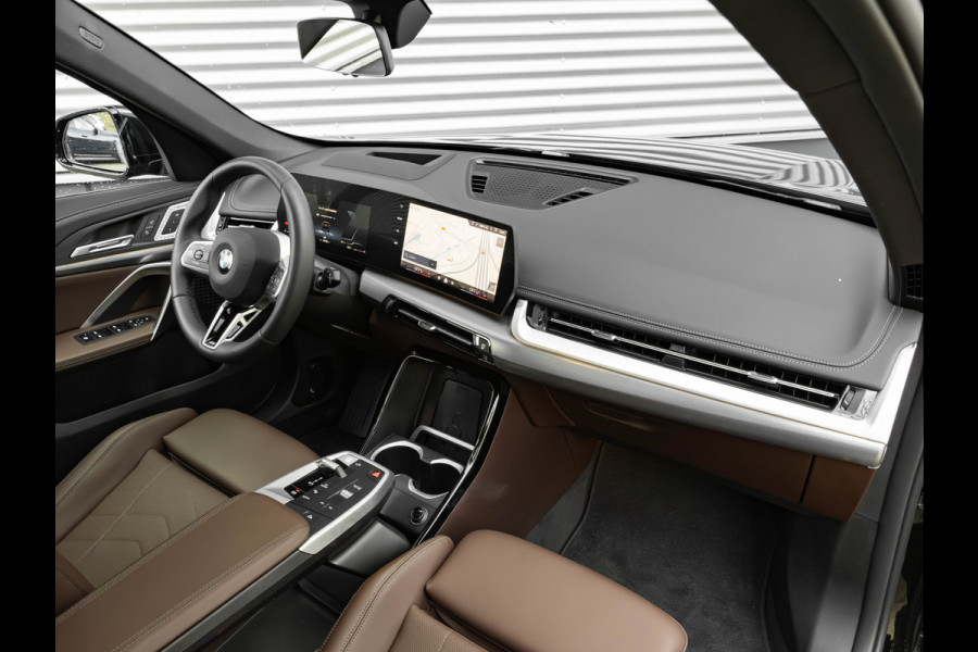 BMW X1 sDrive18i M-Sport Pro - Pano - Memoryzetel - Trekhaak - ACC - Head-Up