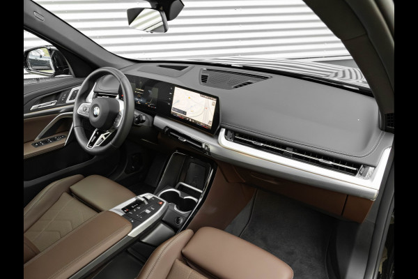 BMW X1 sDrive18i M-Sport Pro - Pano - Memoryzetel - Trekhaak - ACC - Head-Up