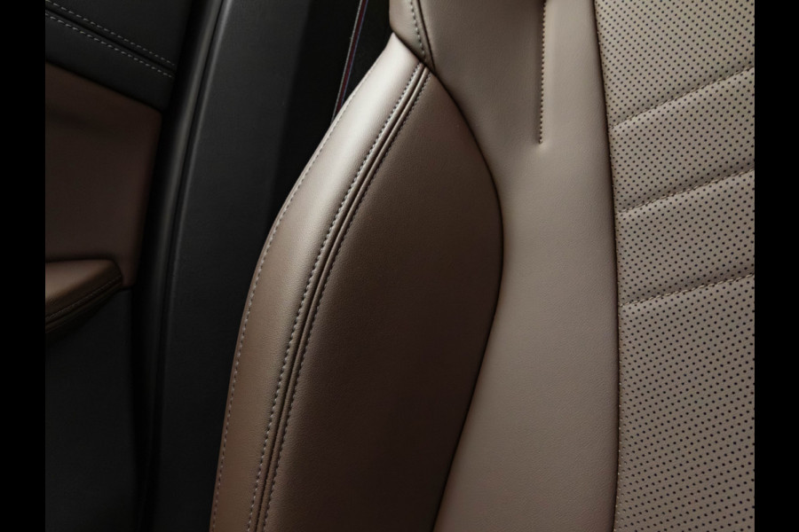 BMW X1 sDrive18i M-Sport Pro - Pano - Memoryzetel - Trekhaak - ACC - Head-Up