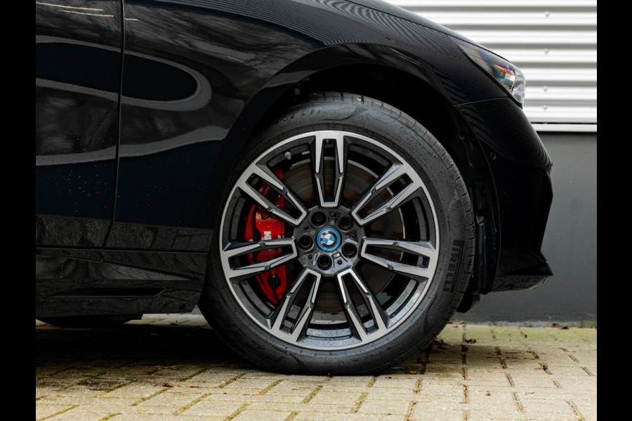 BMW i5 eDrive40 M-Sport Pro - Pano - Onderstel Prof - Driving Ass Prof - Harman Kardon