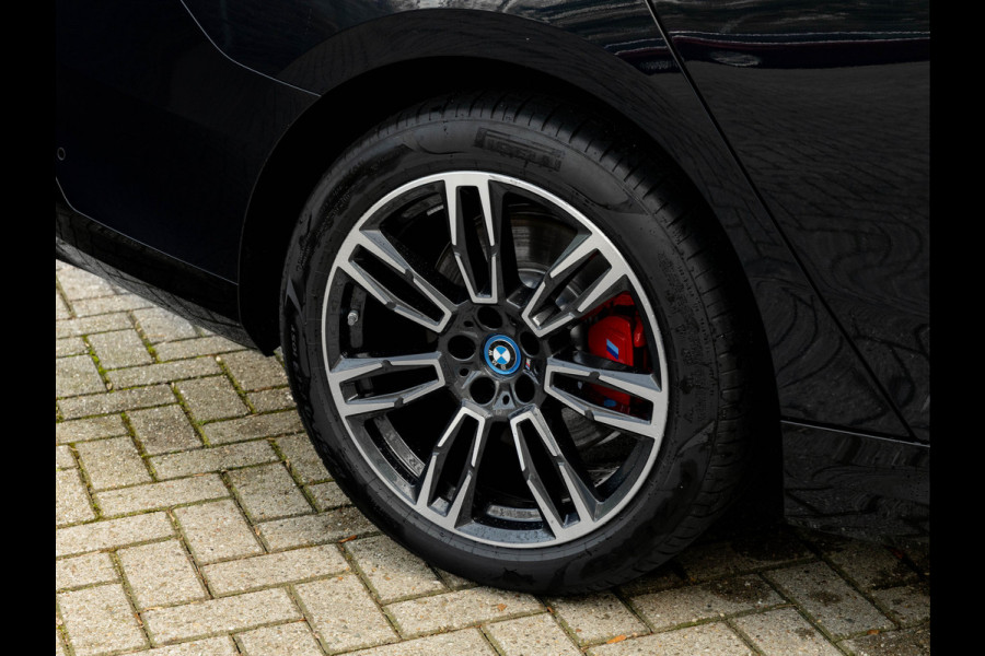 BMW i5 eDrive40 M-Sport Pro - Pano - Onderstel Prof - Driving Ass Prof - Harman Kardon