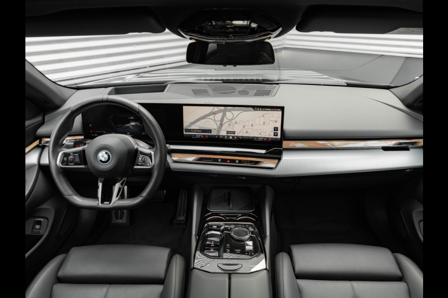 BMW i5 eDrive40 M-Sport Pro - Pano - Onderstel Prof - Driving Ass Prof - Harman Kardon