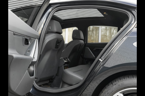 BMW i5 eDrive40 M-Sport Pro - Pano - Onderstel Prof - Driving Ass Prof - Harman Kardon