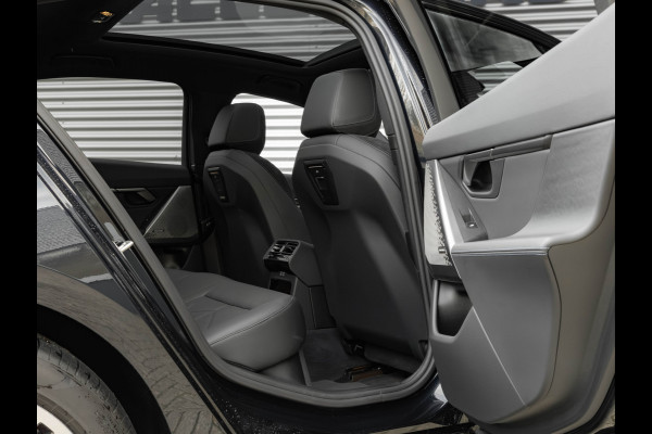 BMW i5 eDrive40 M-Sport Pro - Pano - Onderstel Prof - Driving Ass Prof - Harman Kardon